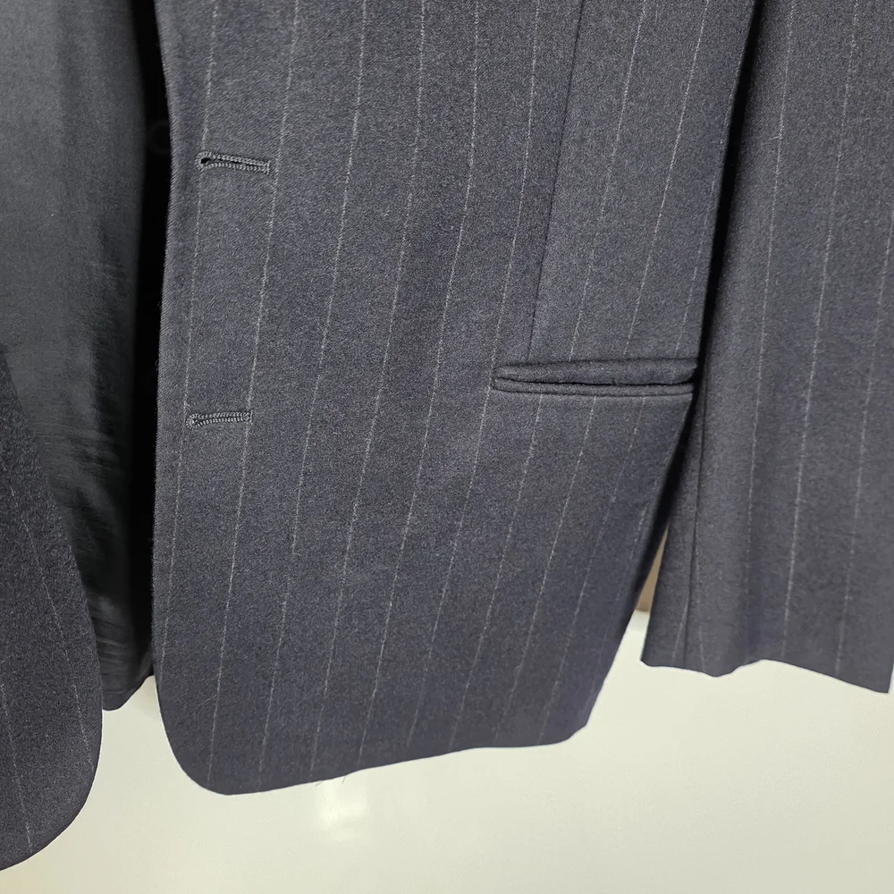 Valentino Vintage Blue Men's Pinstripe Blazer **Size Not marked Great Condition